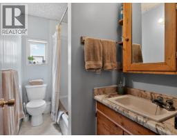 6693 Hyra Road, 100 Mile House, BC V0K2E2 Photo 15