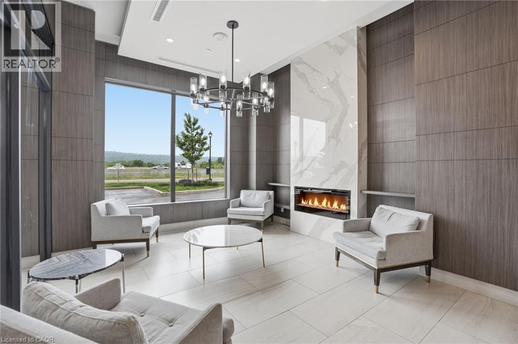 #1201 550 NORTH SERVICE Road - 4