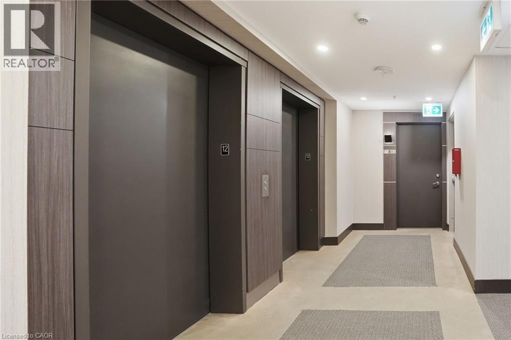 #1201 550 NORTH SERVICE Road - 6