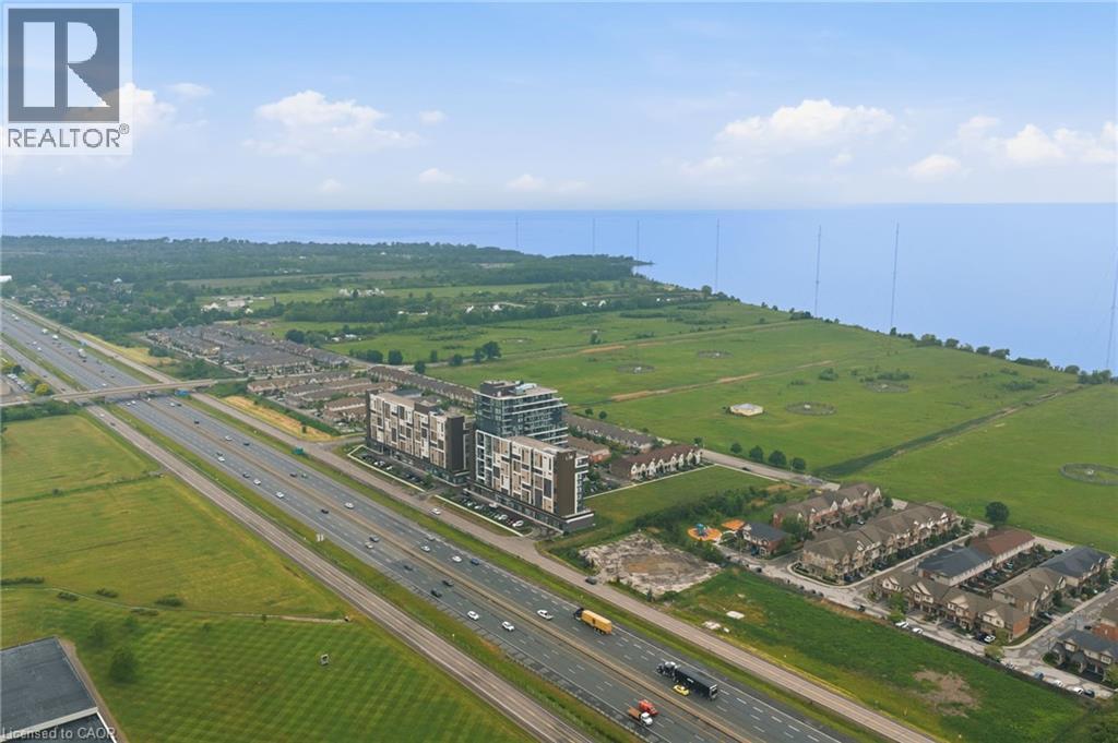 #1201 550 NORTH SERVICE Road - 39