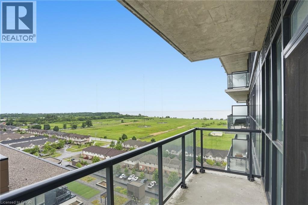 #1201 550 NORTH SERVICE Road - 27