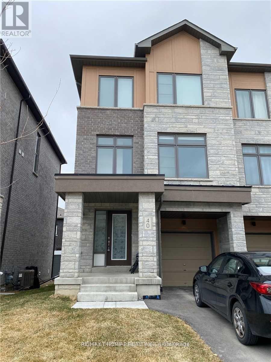 Listing photo of 40 VANTAGE LOOP STREET