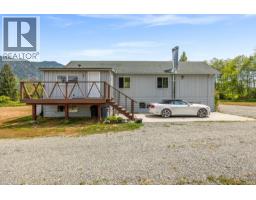 Bedroom - 843 Sayward Rd, Sayward, BC V0P1R0 Photo 8