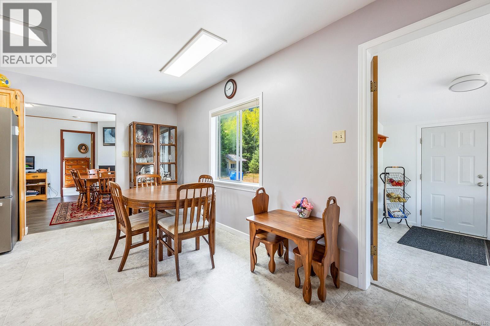 843 Sayward Rd - 27