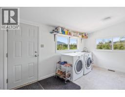843 Sayward Rd, Sayward, BC V0P1R0 Photo 26