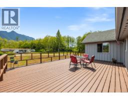 Kitchen - 843 Sayward Rd, Sayward, BC V0P1R0 Photo 15