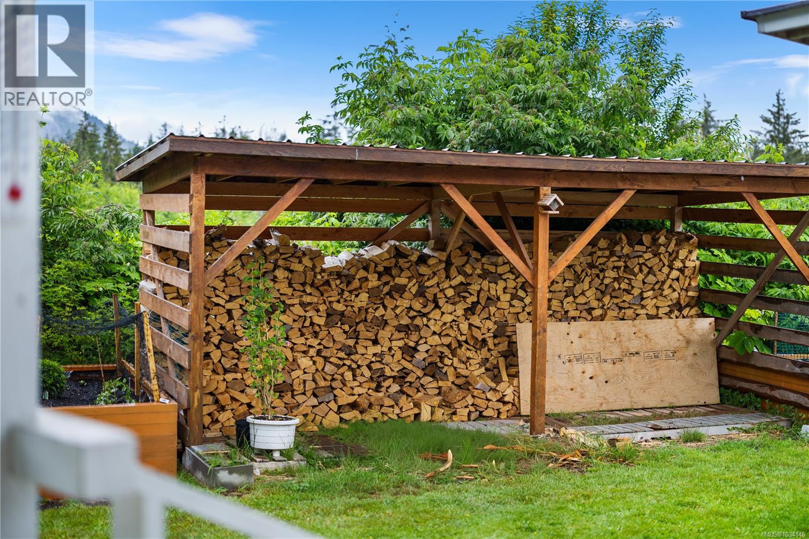 843 Sayward Rd - 54