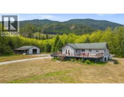 843 Sayward Rd, Sayward, BC V0P1R0 Photo 69