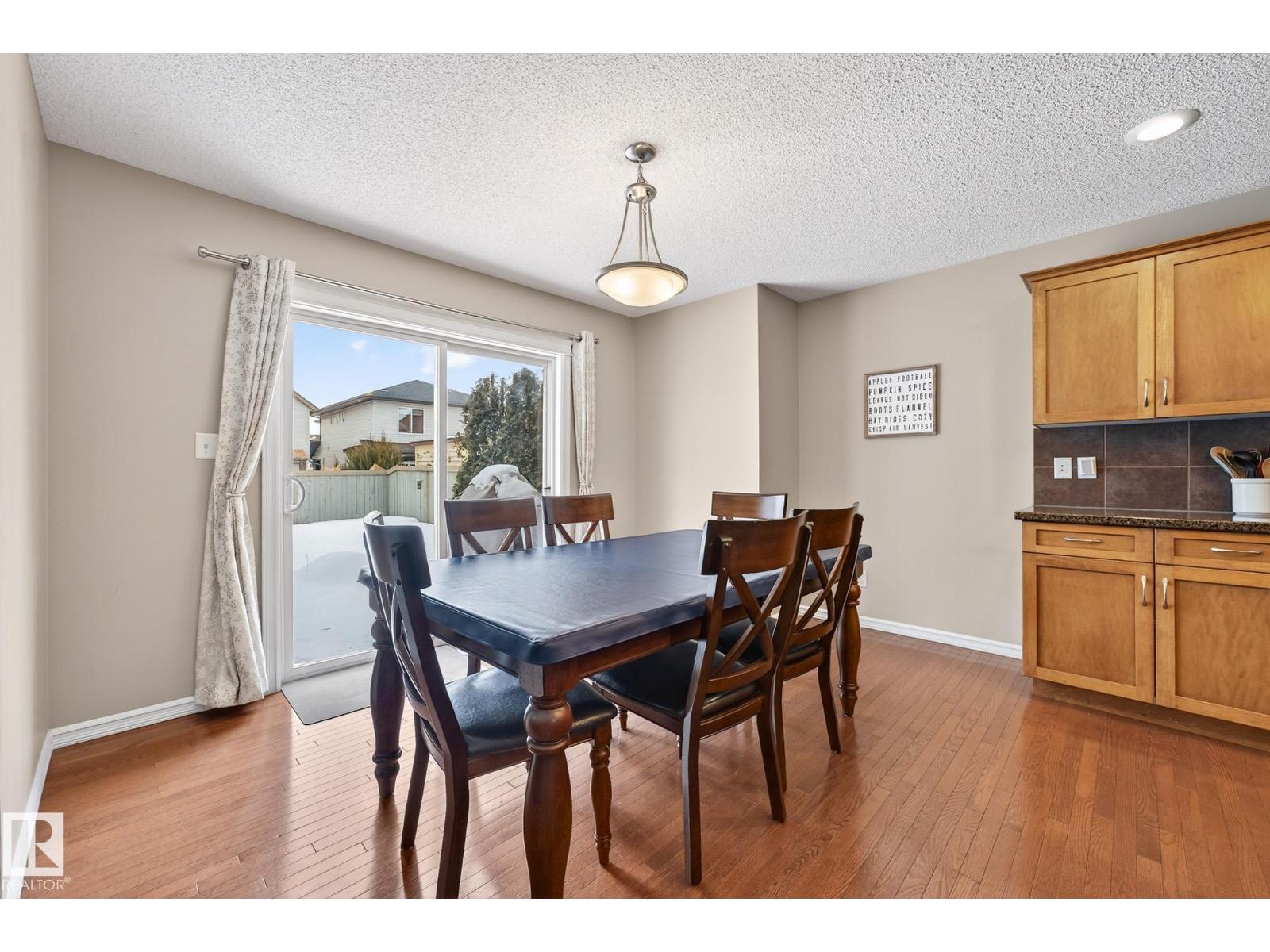 21907 95 AV NW - 13