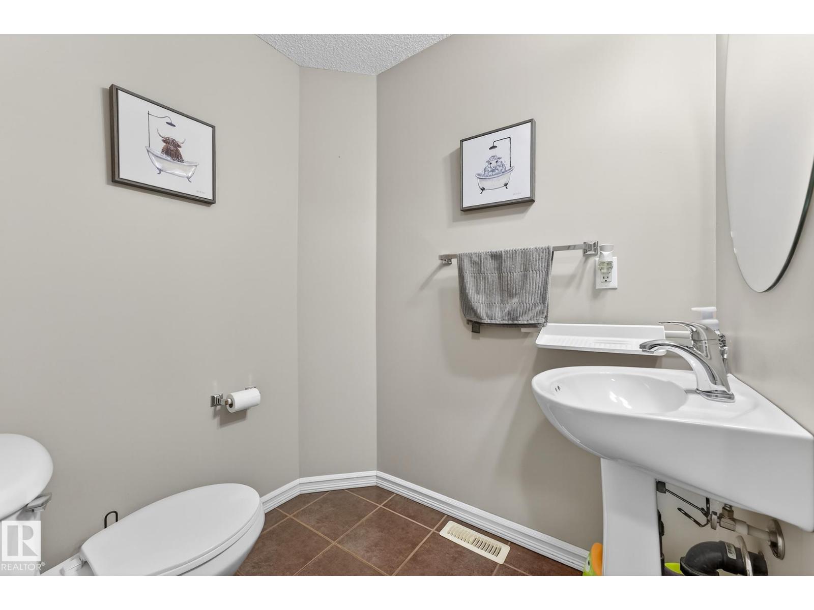 21907 95 AV NW - 17