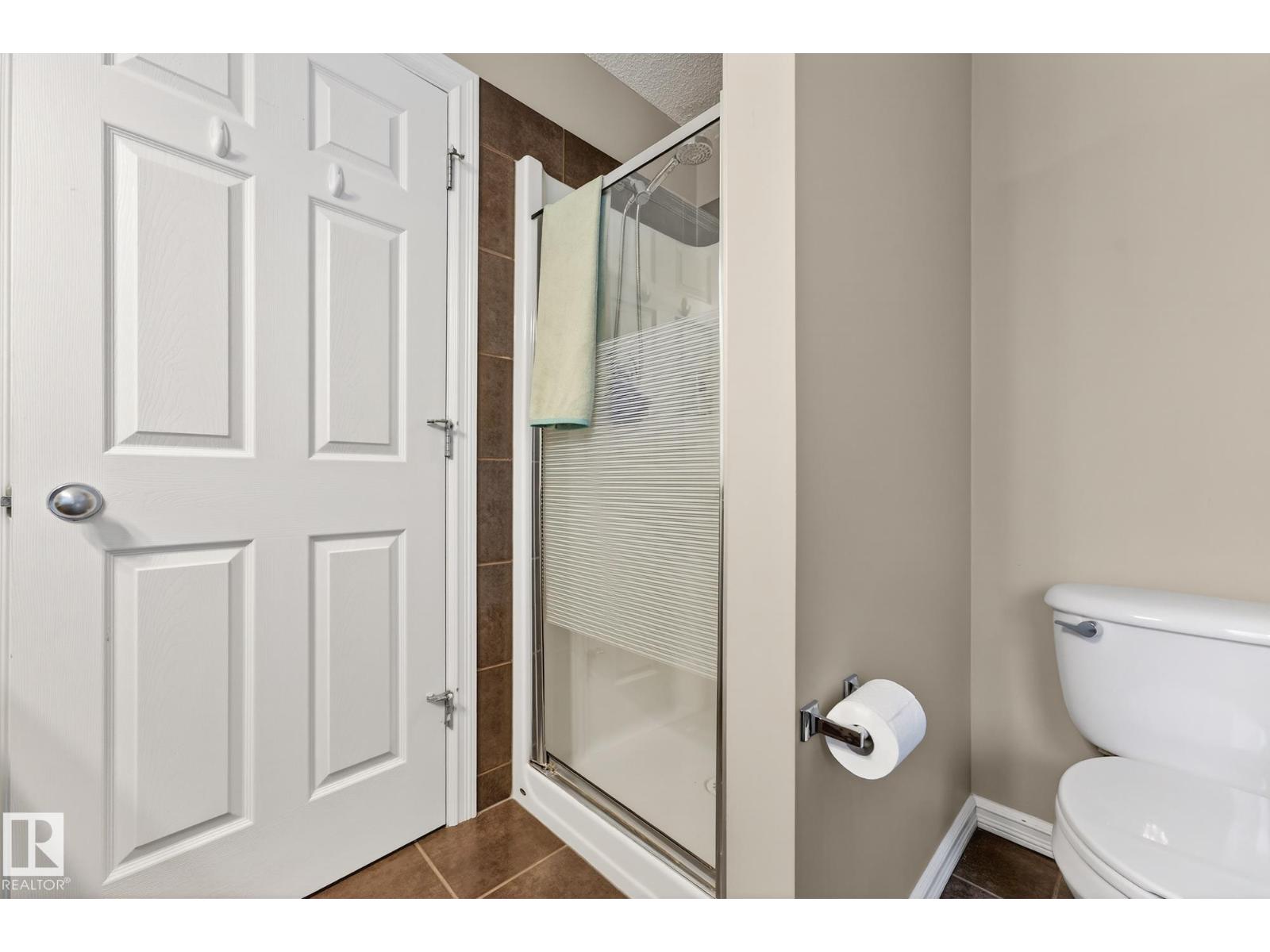 21907 95 AV NW - 29