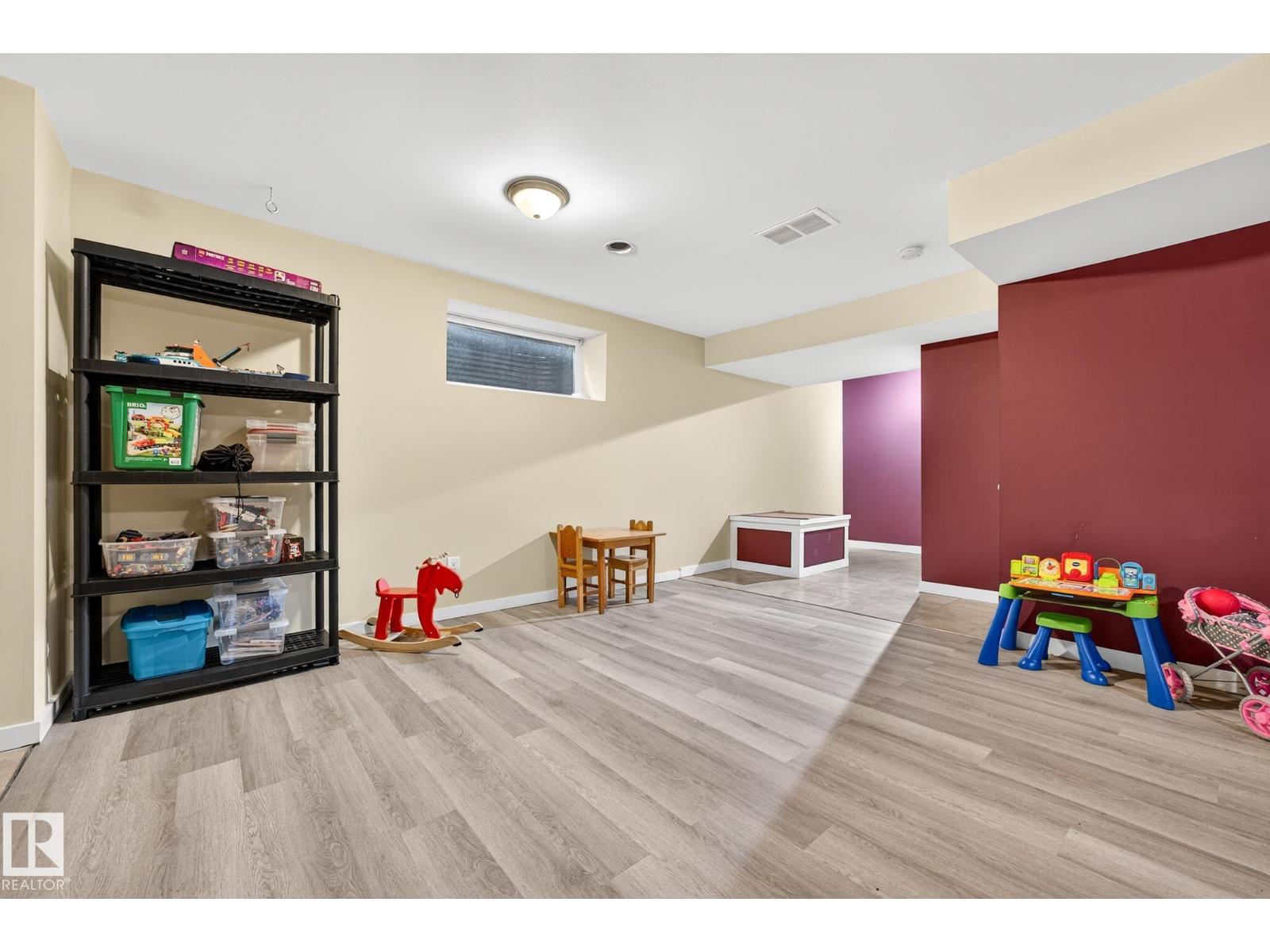21907 95 AV NW - 37