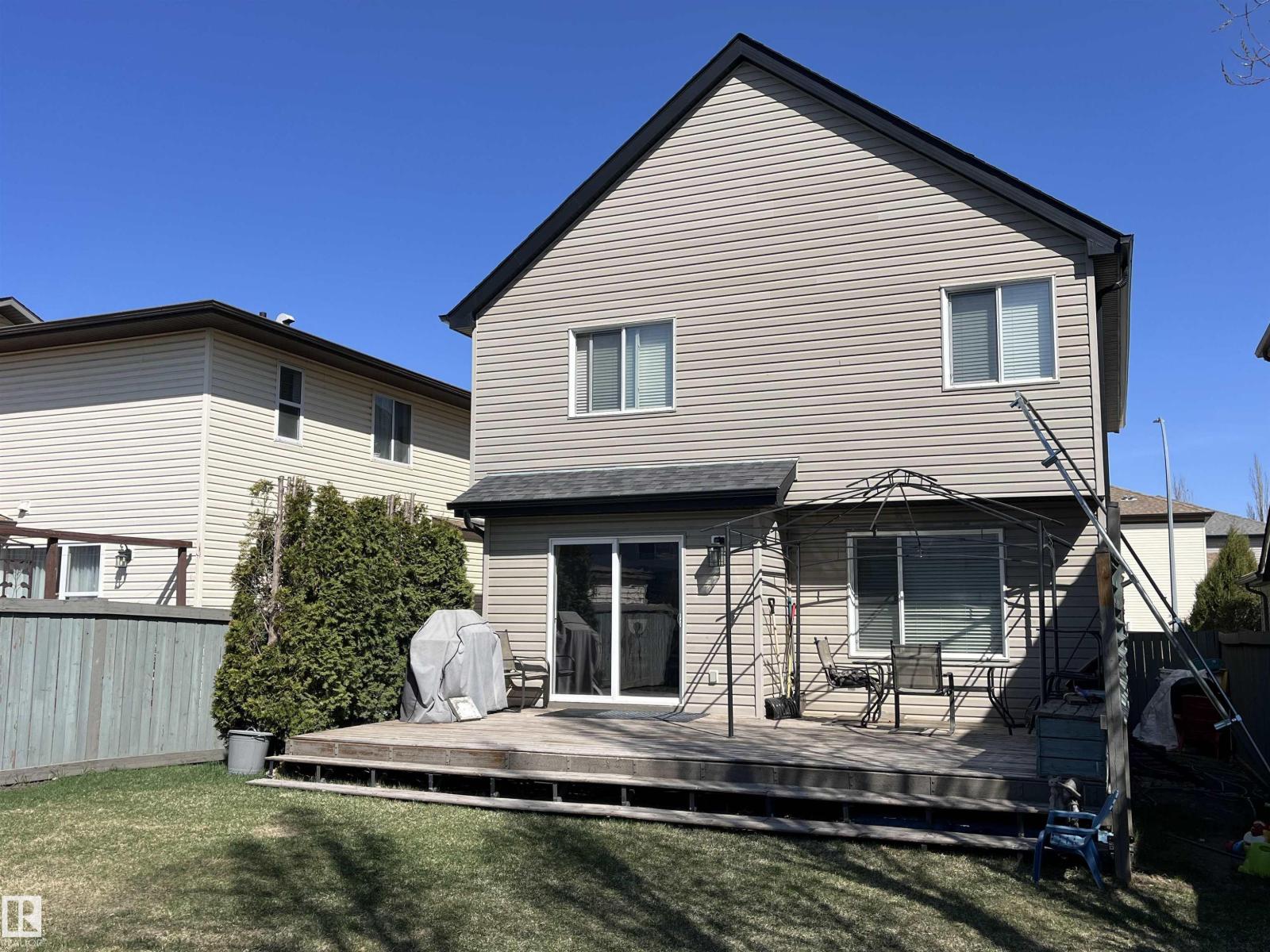 21907 95 AV NW - 44