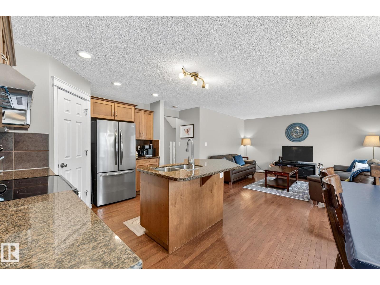 21907 95 AV NW - 6