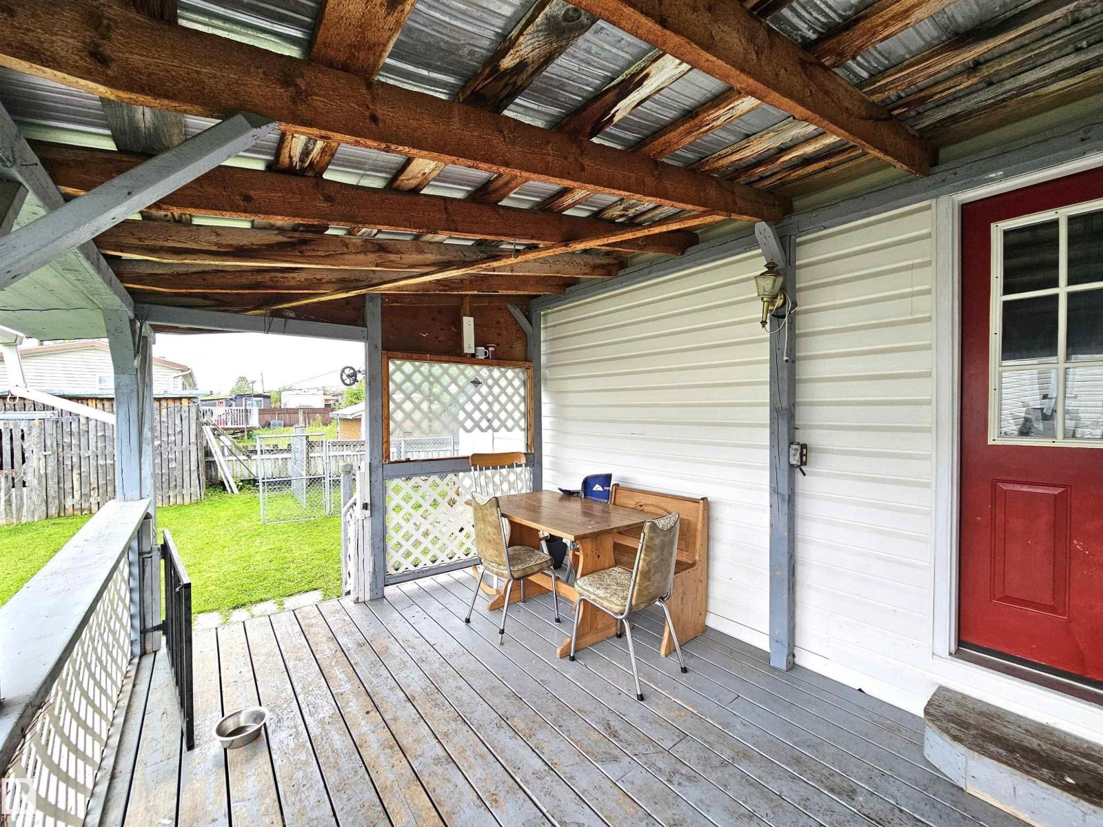 C17 - 6402 52 AV — photo 32