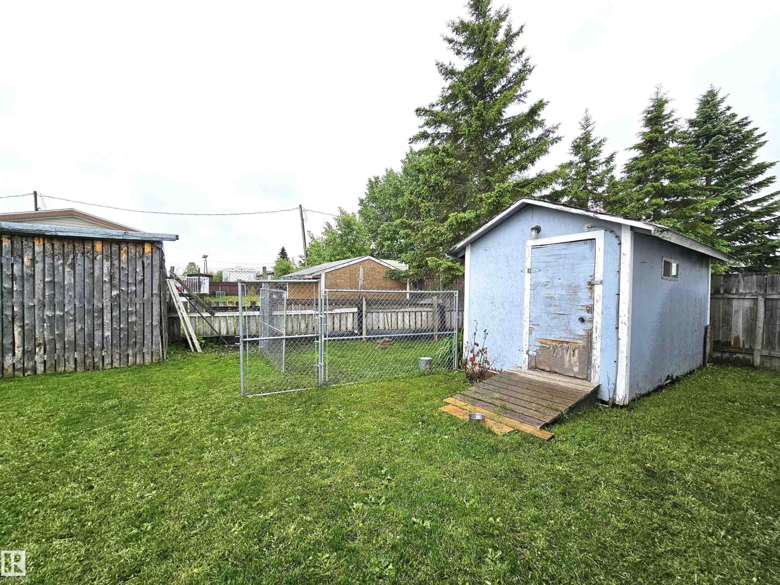 C17 - 6402 52 AV — photo 36