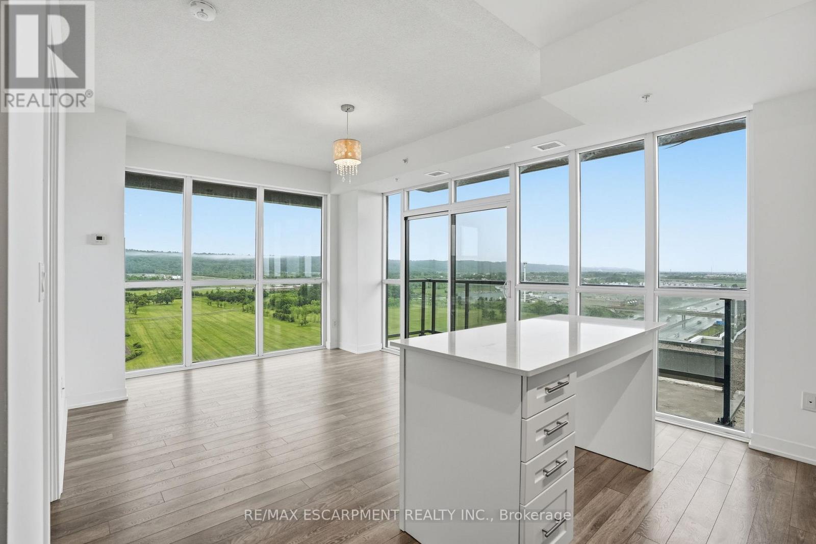 #1201 550 NORTH SERVICE ROAD - 11