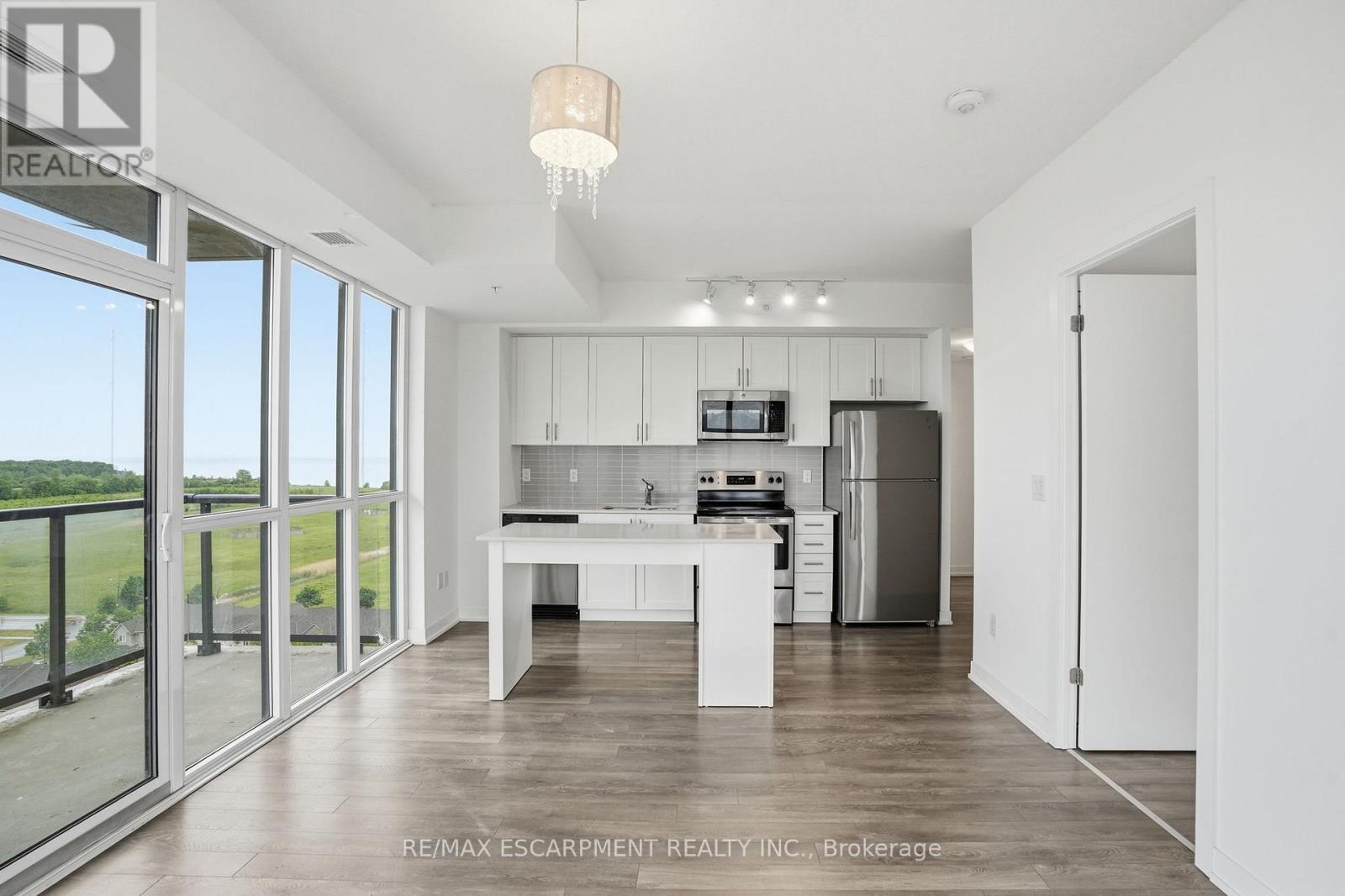 #1201 550 NORTH SERVICE ROAD - 15
