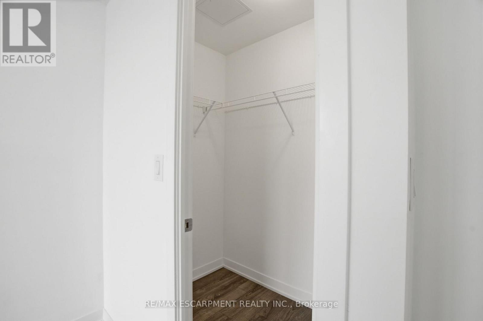 #1201 550 NORTH SERVICE ROAD - 23