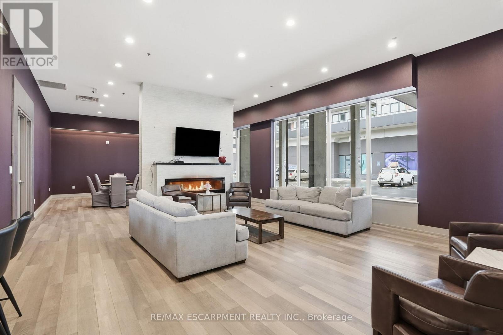 #1201 550 NORTH SERVICE ROAD - 29