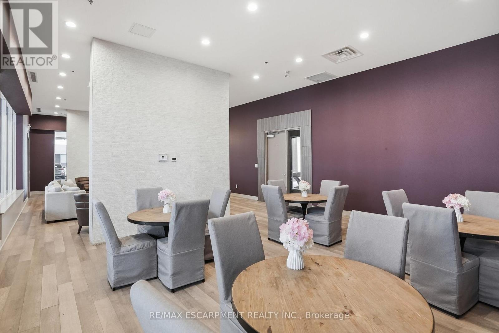#1201 550 NORTH SERVICE ROAD - 30