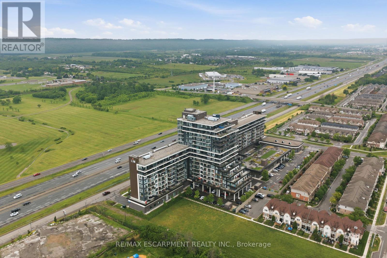 #1201 550 NORTH SERVICE ROAD - 38