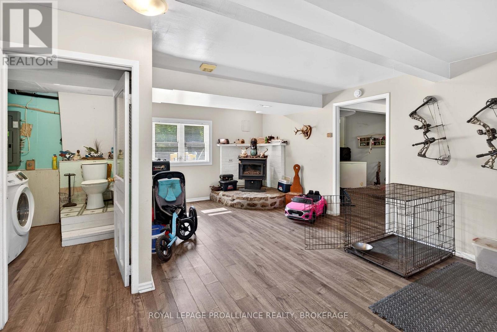 1040 ANTOINE ROAD - 23