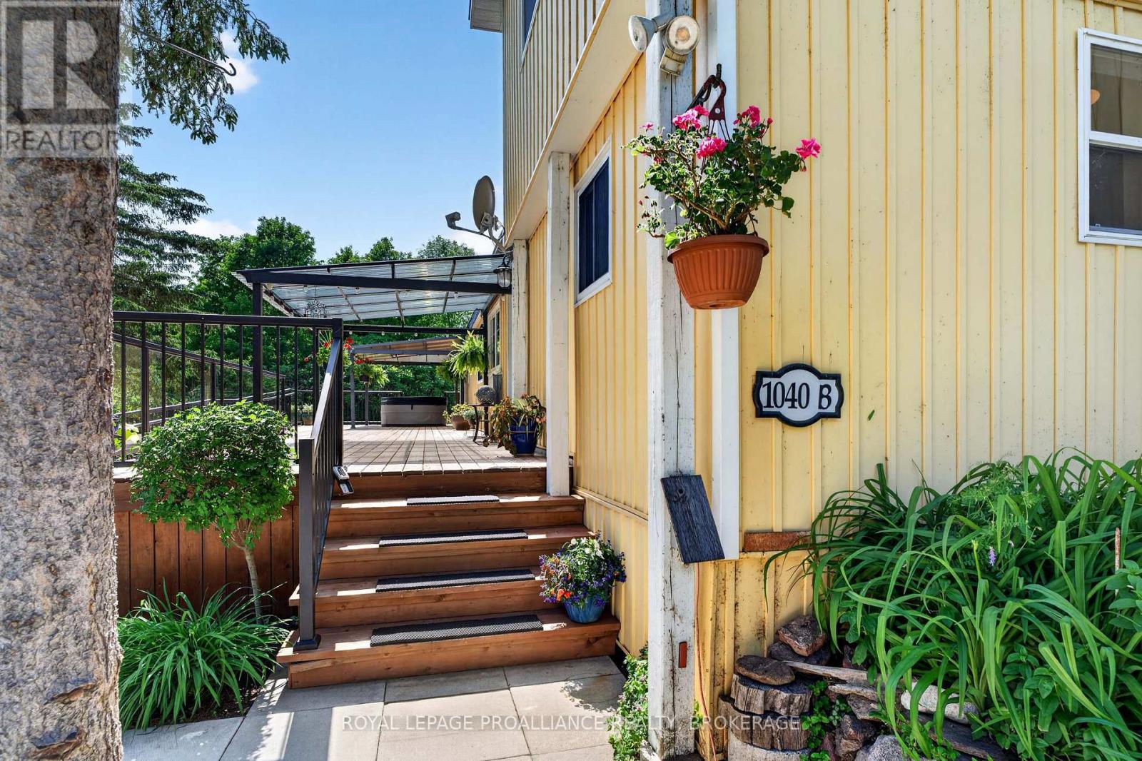 1040 ANTOINE ROAD - 10