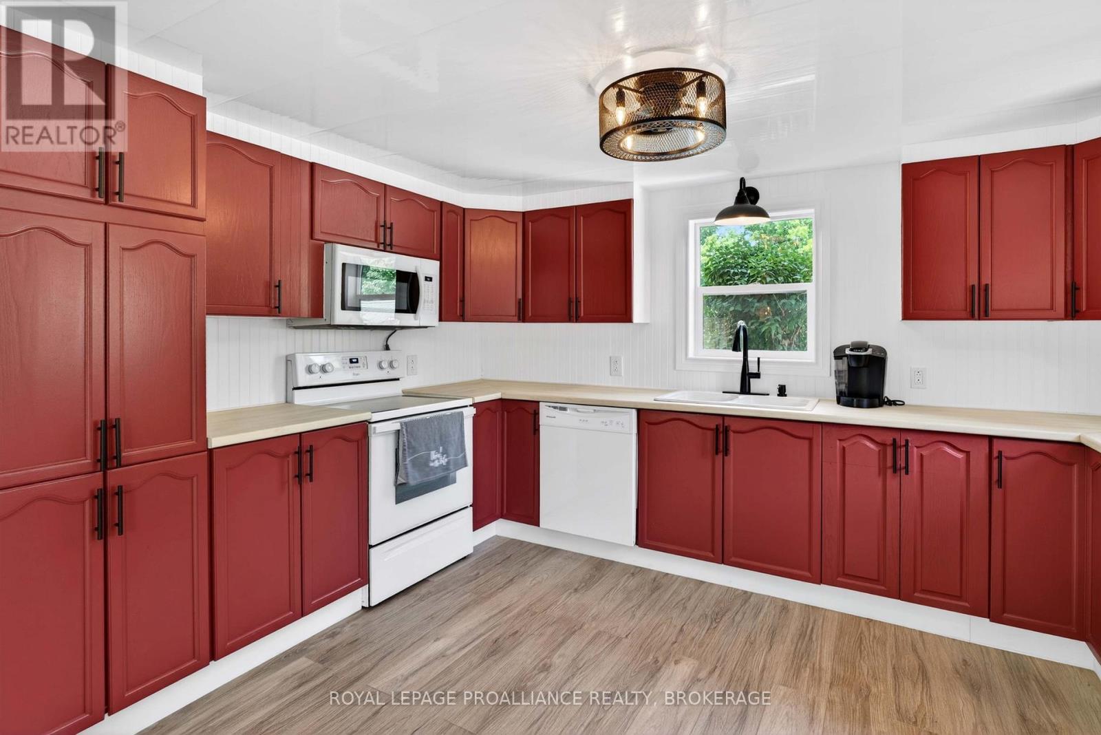 1040 ANTOINE ROAD - 12