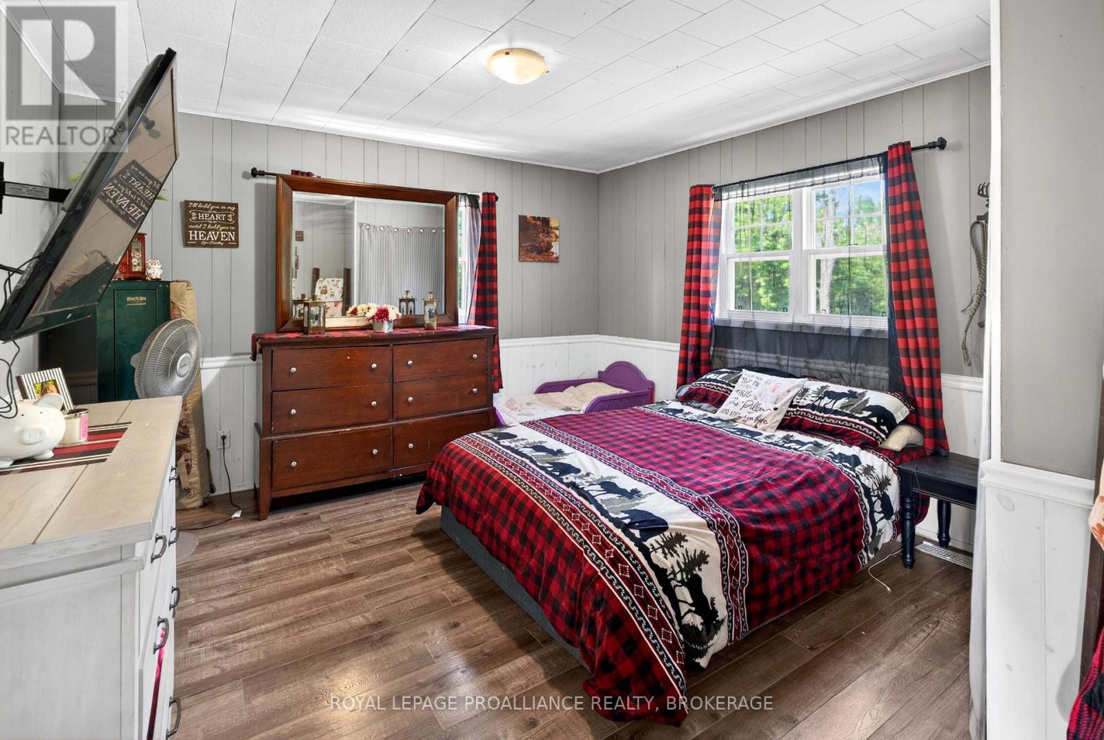 1040 ANTOINE ROAD - 31