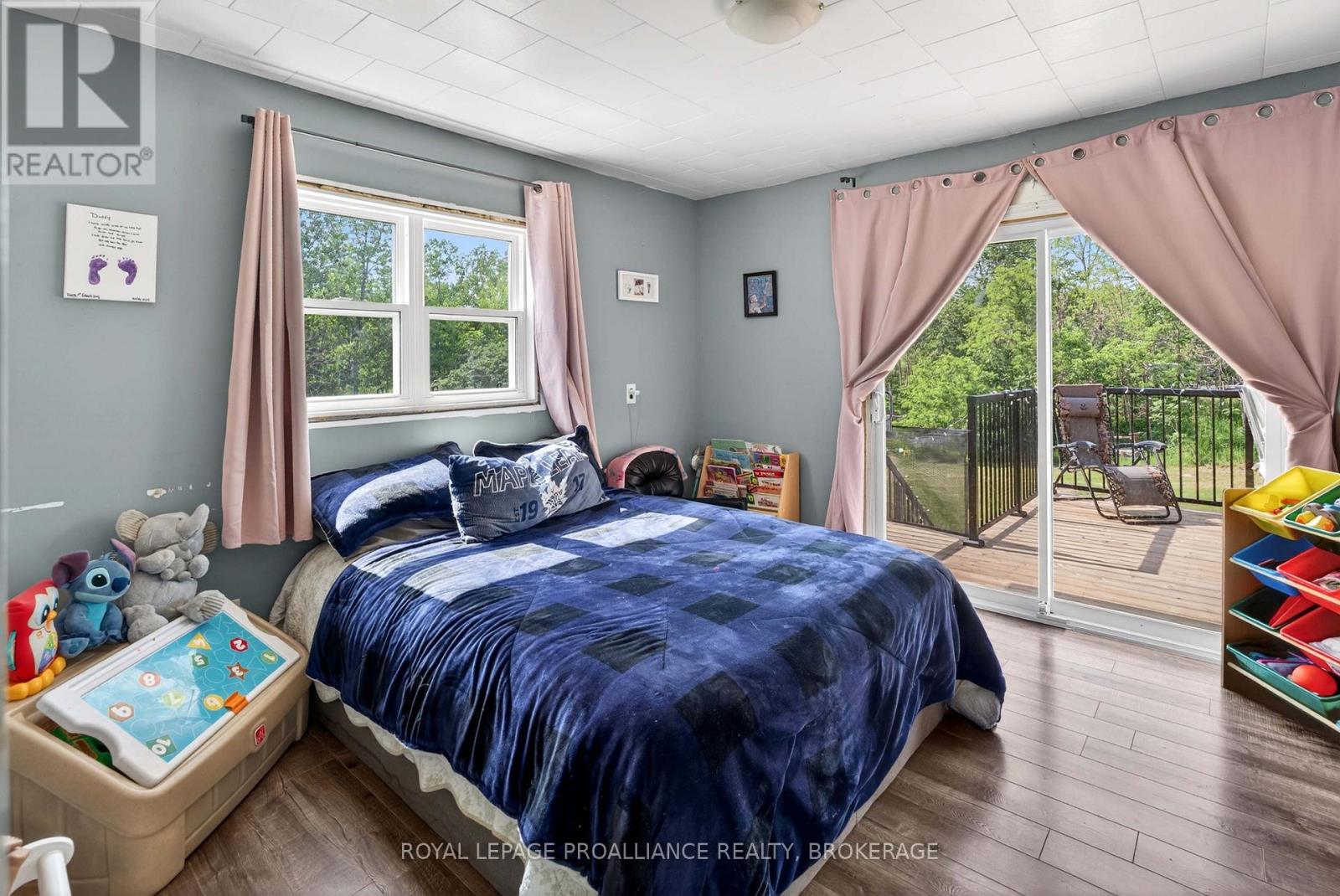 1040 ANTOINE ROAD - 32