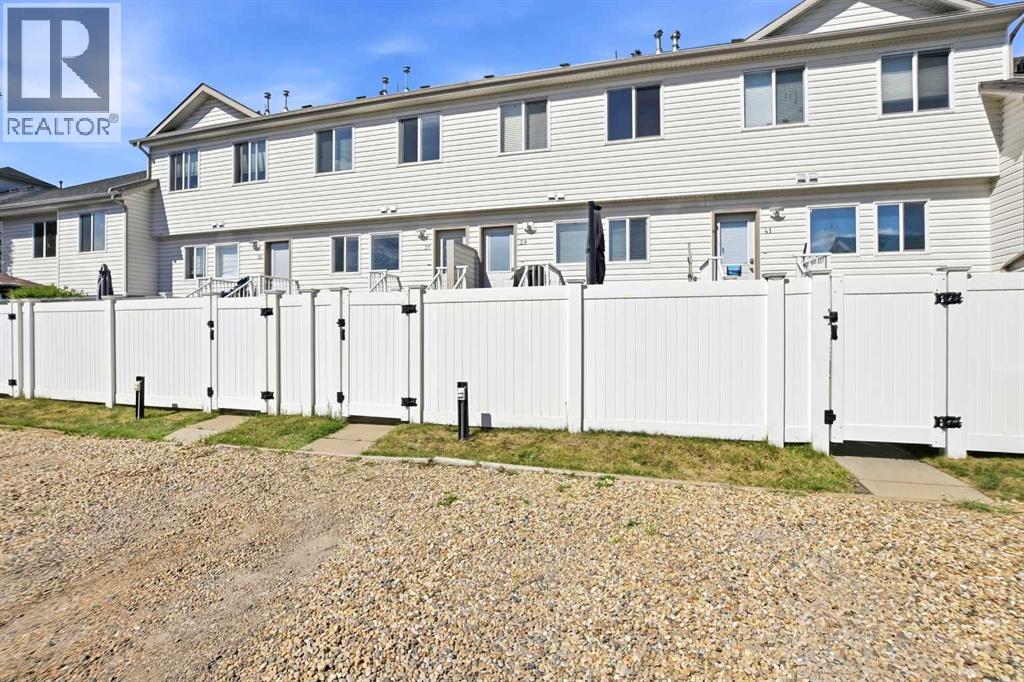 39, 33 Donlevy Avenue — photo 42
