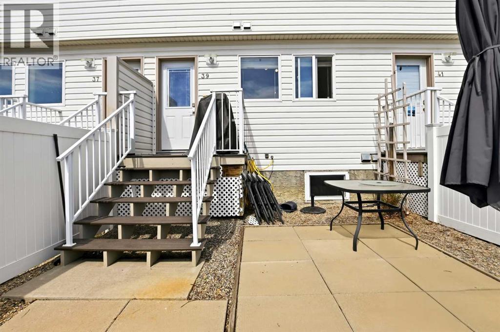 39, 33 Donlevy Avenue — photo 39