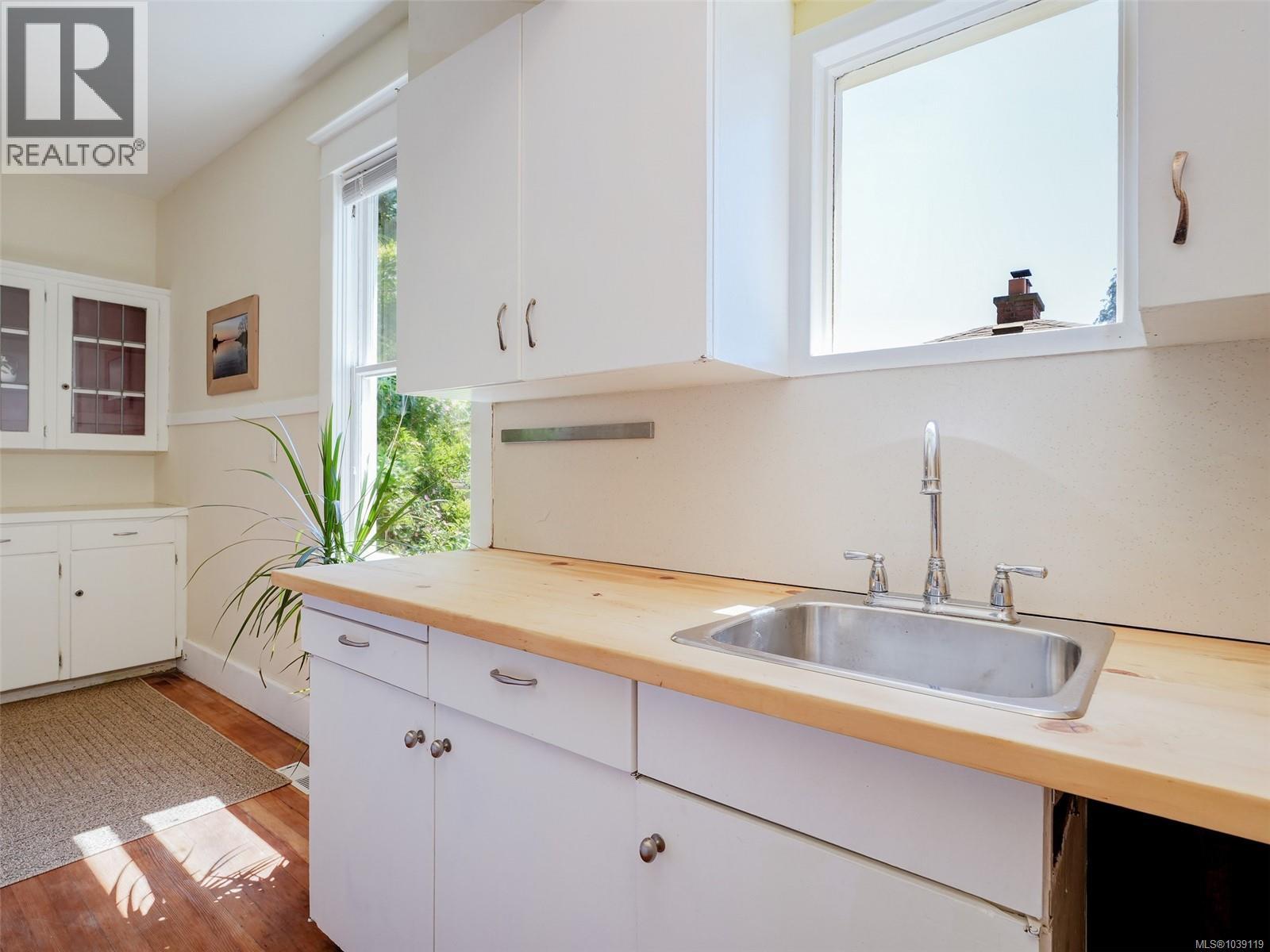 2623 Mt. Stephen Ave - 13