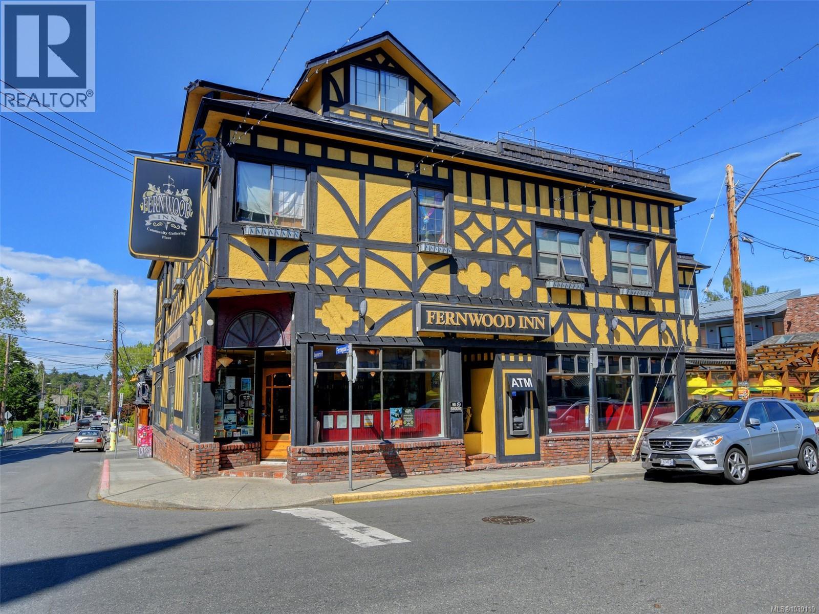  2623 Mt. Stephen Avenue, Victoria