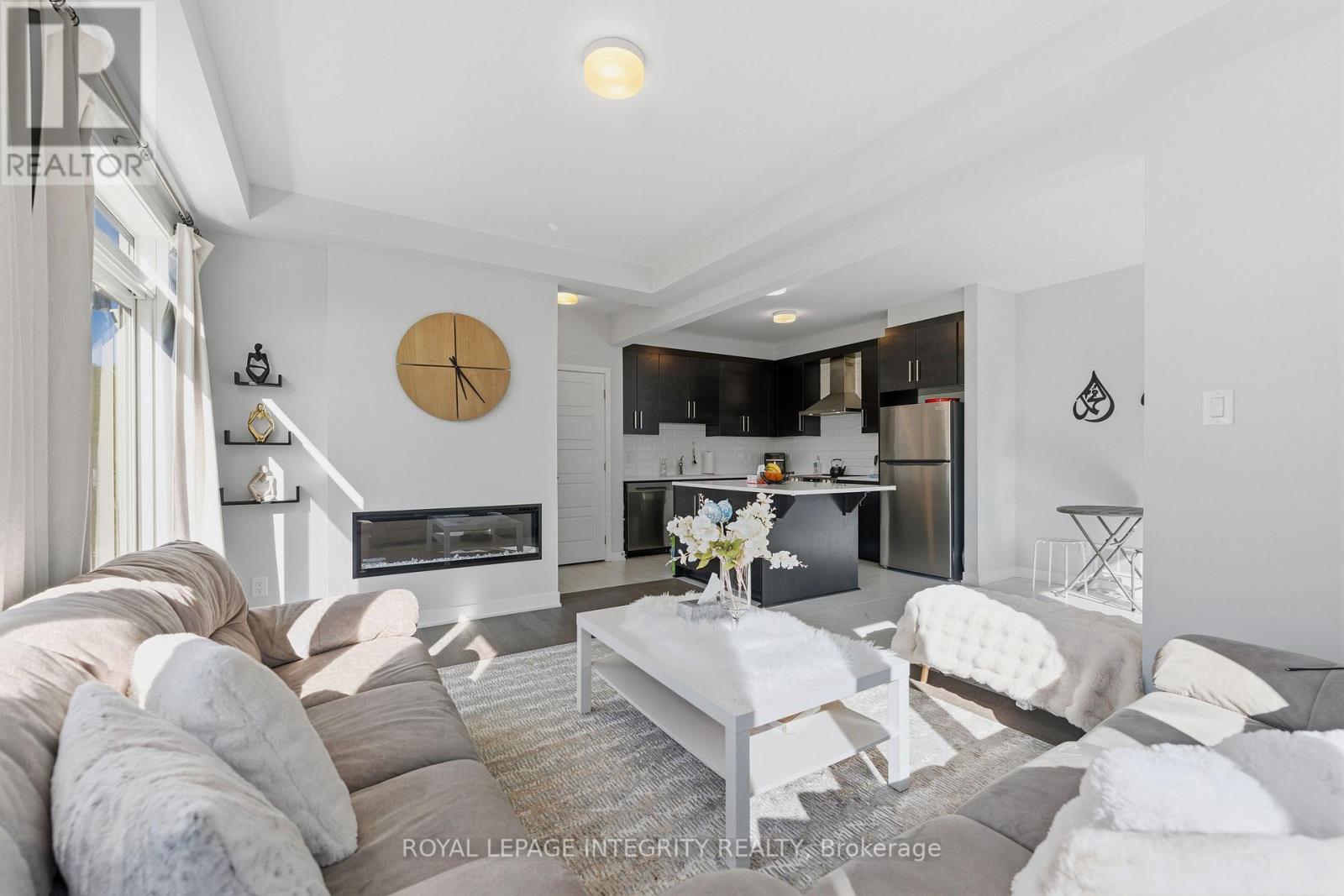 3 Bed, 4 Bath House for Sale in Ottawa – 660 FENWICK WAY, Ottawa – MLS# X13429100 - Image 17