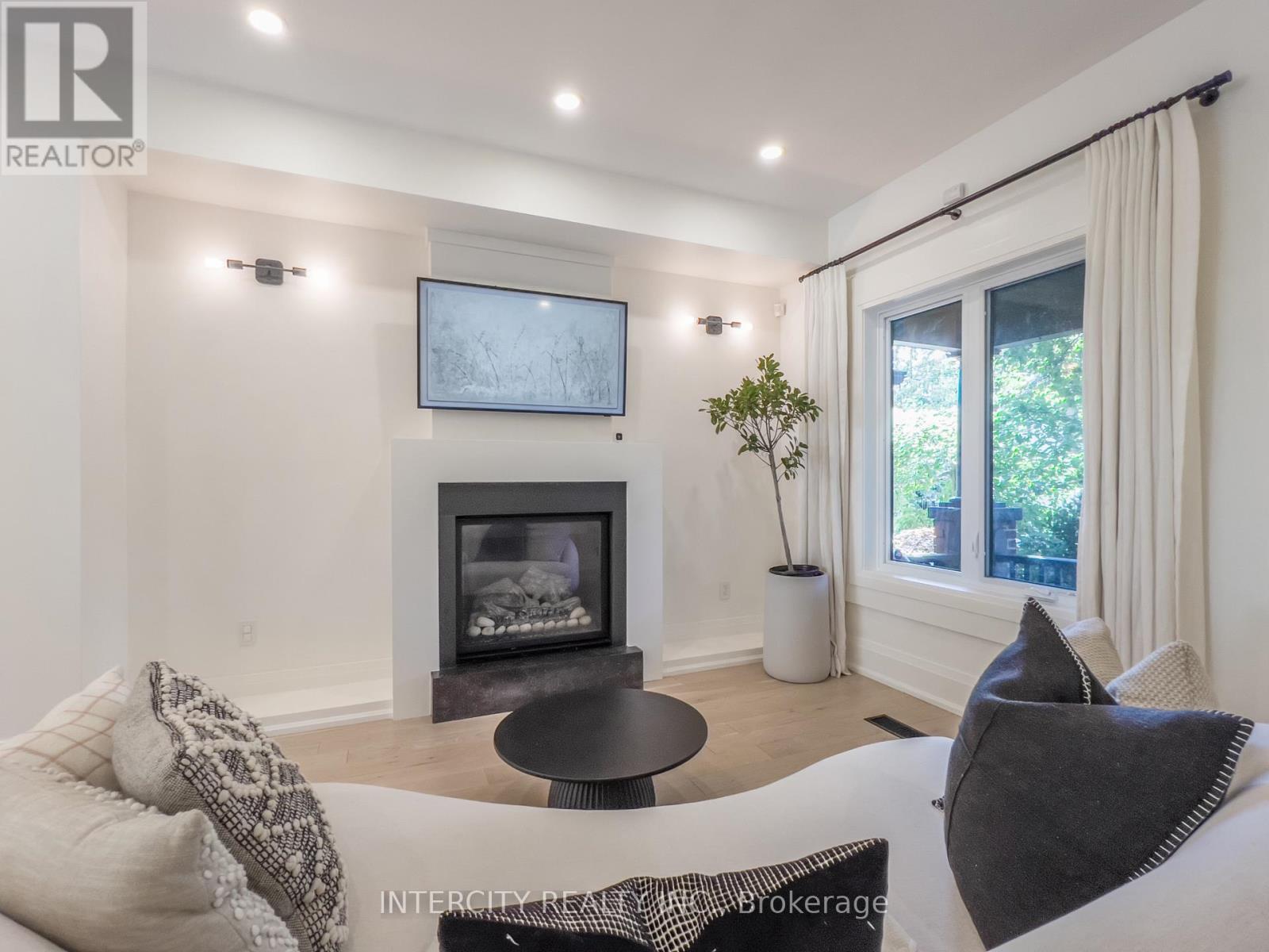 92 DAGMAR AVENUE - 5