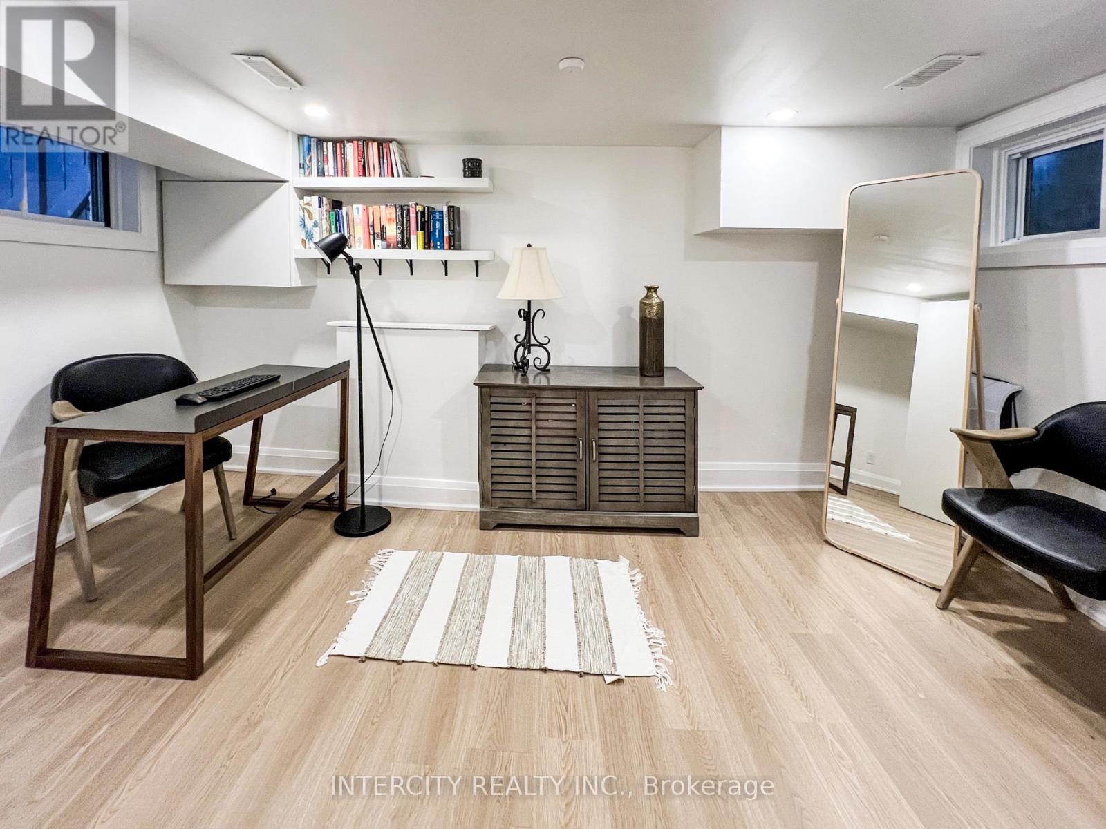 92 DAGMAR AVENUE - 20