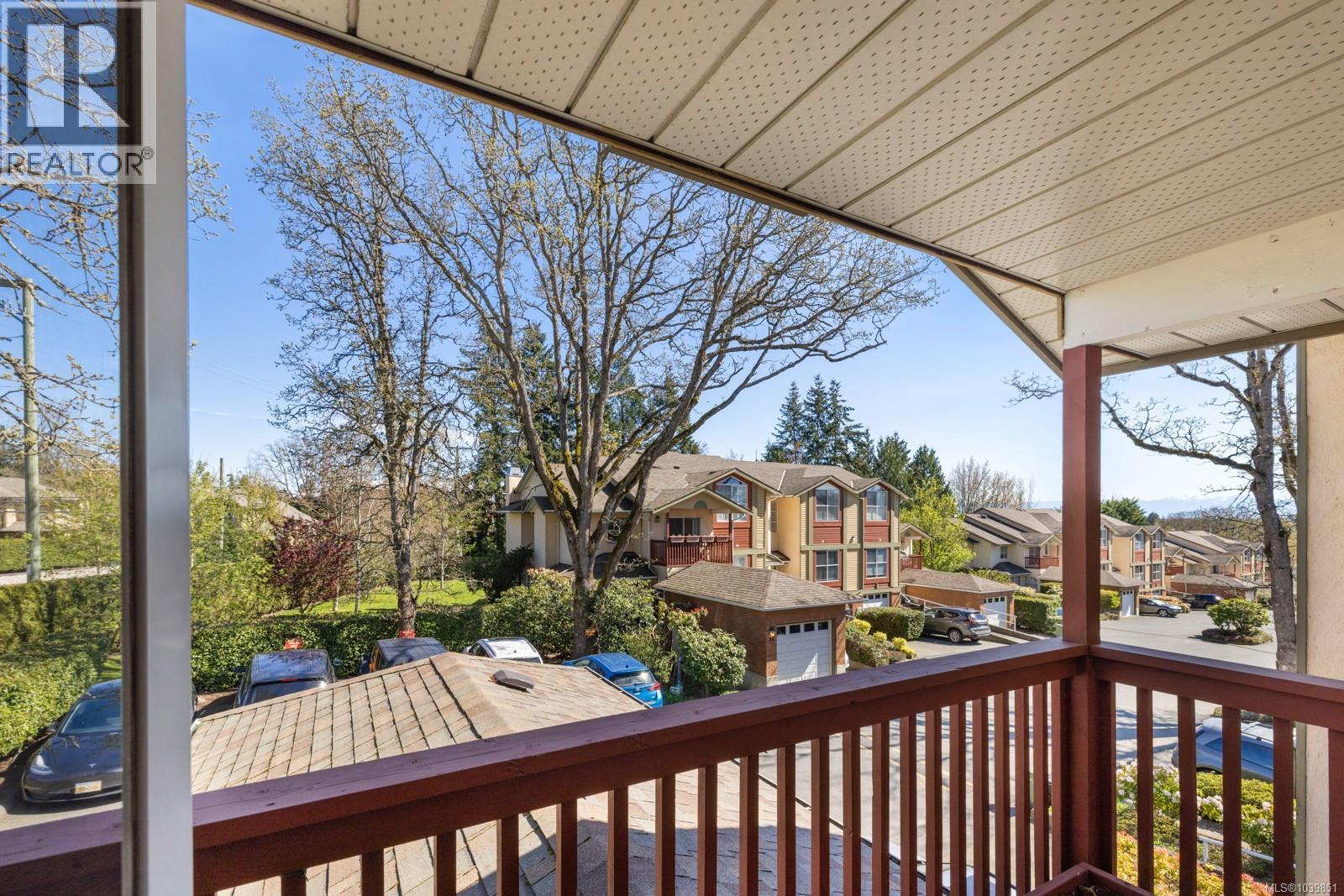 1 4560 West Saanich Road, Saanich