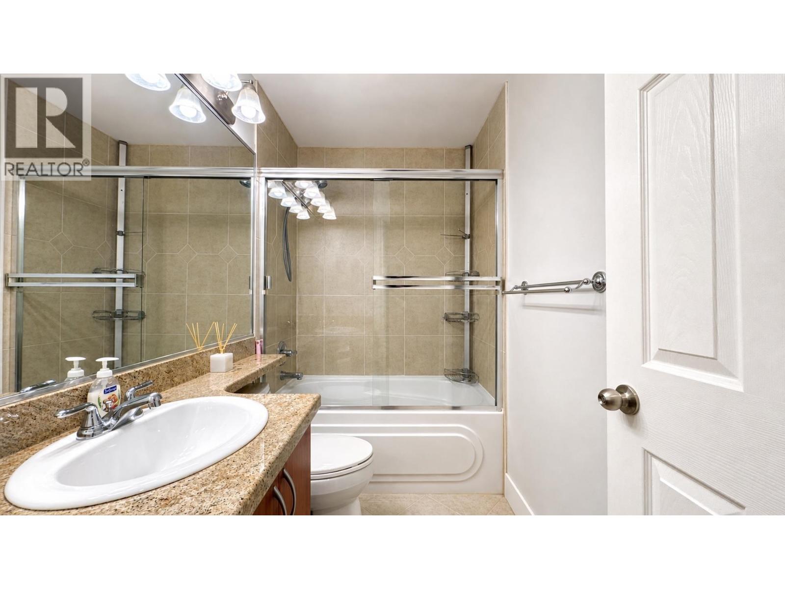 #15-10222 NO.1 Road, Richmond