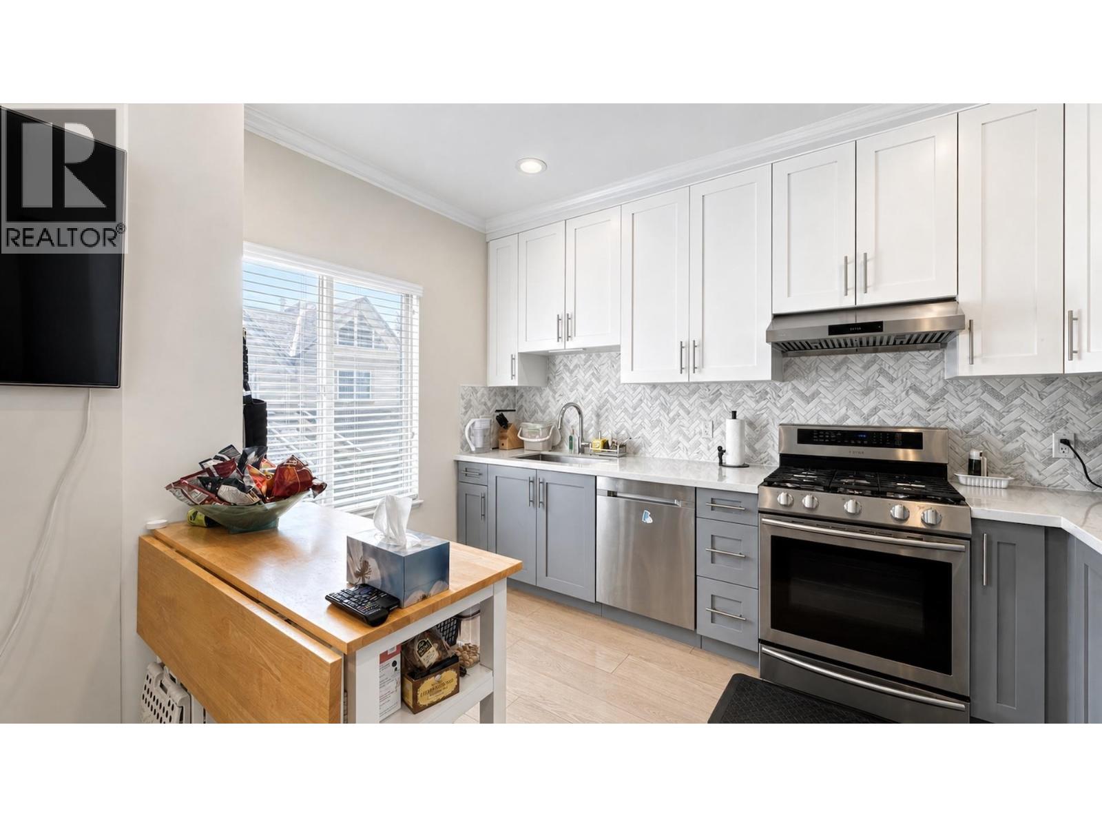 #15-10222 NO.1 Road, Richmond