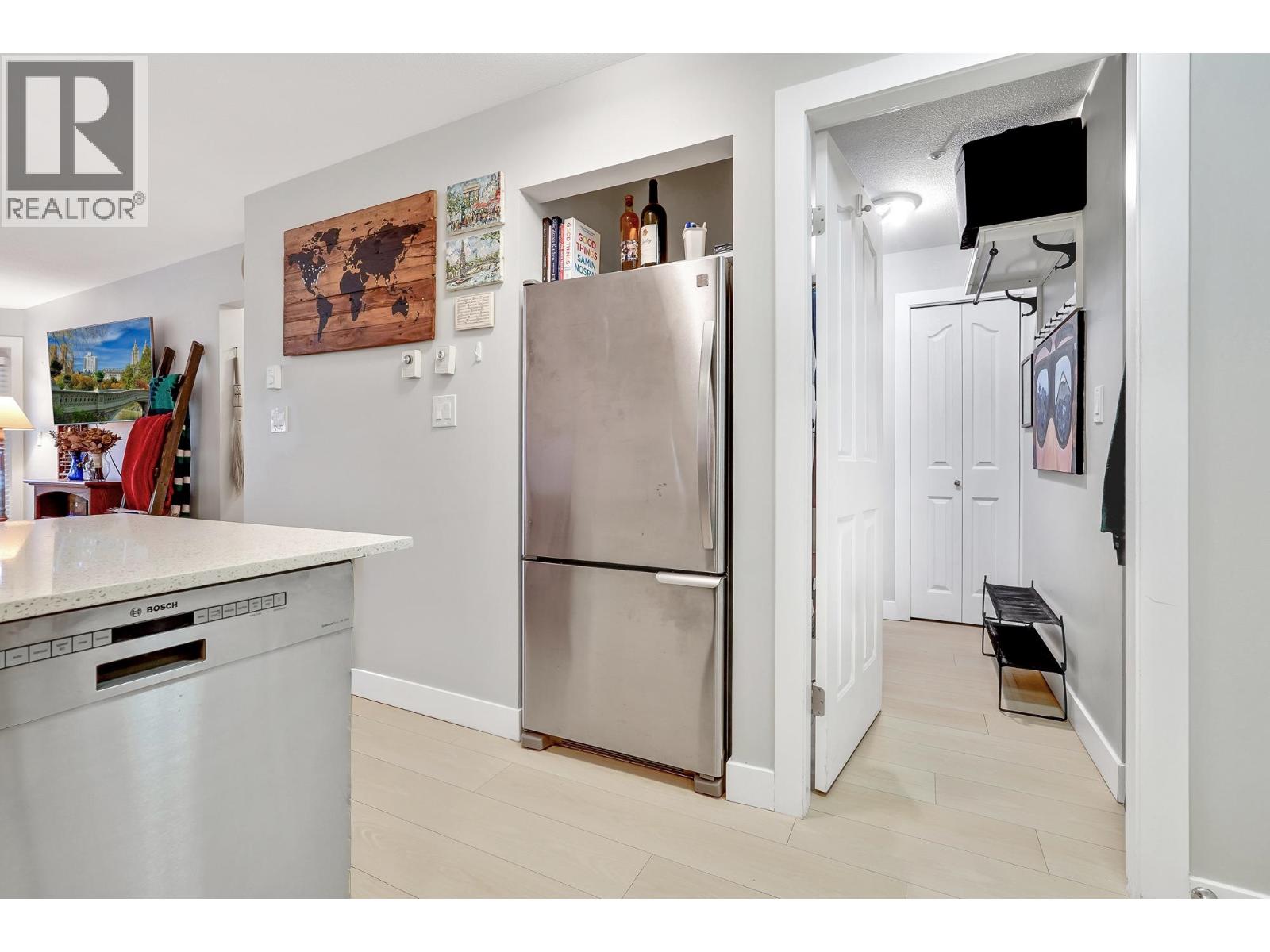 207 1738 FRANCES STREET — photo 2