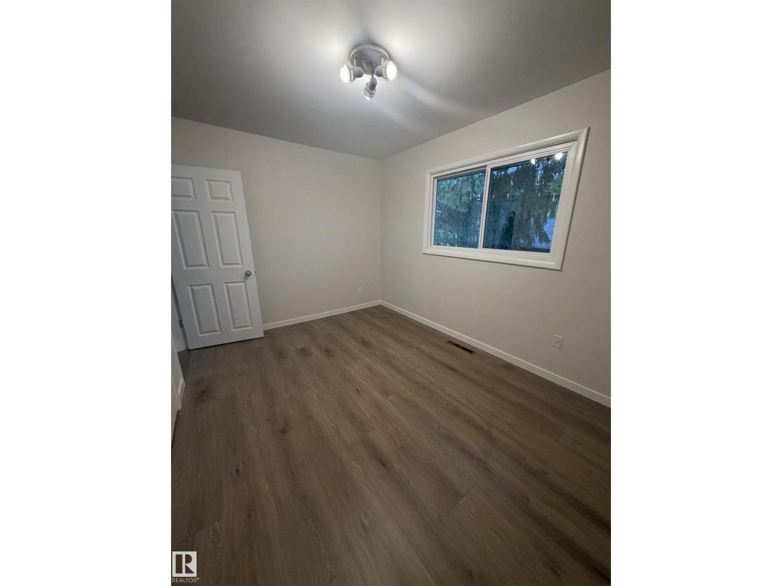 9640 74 AV NW — photo 12