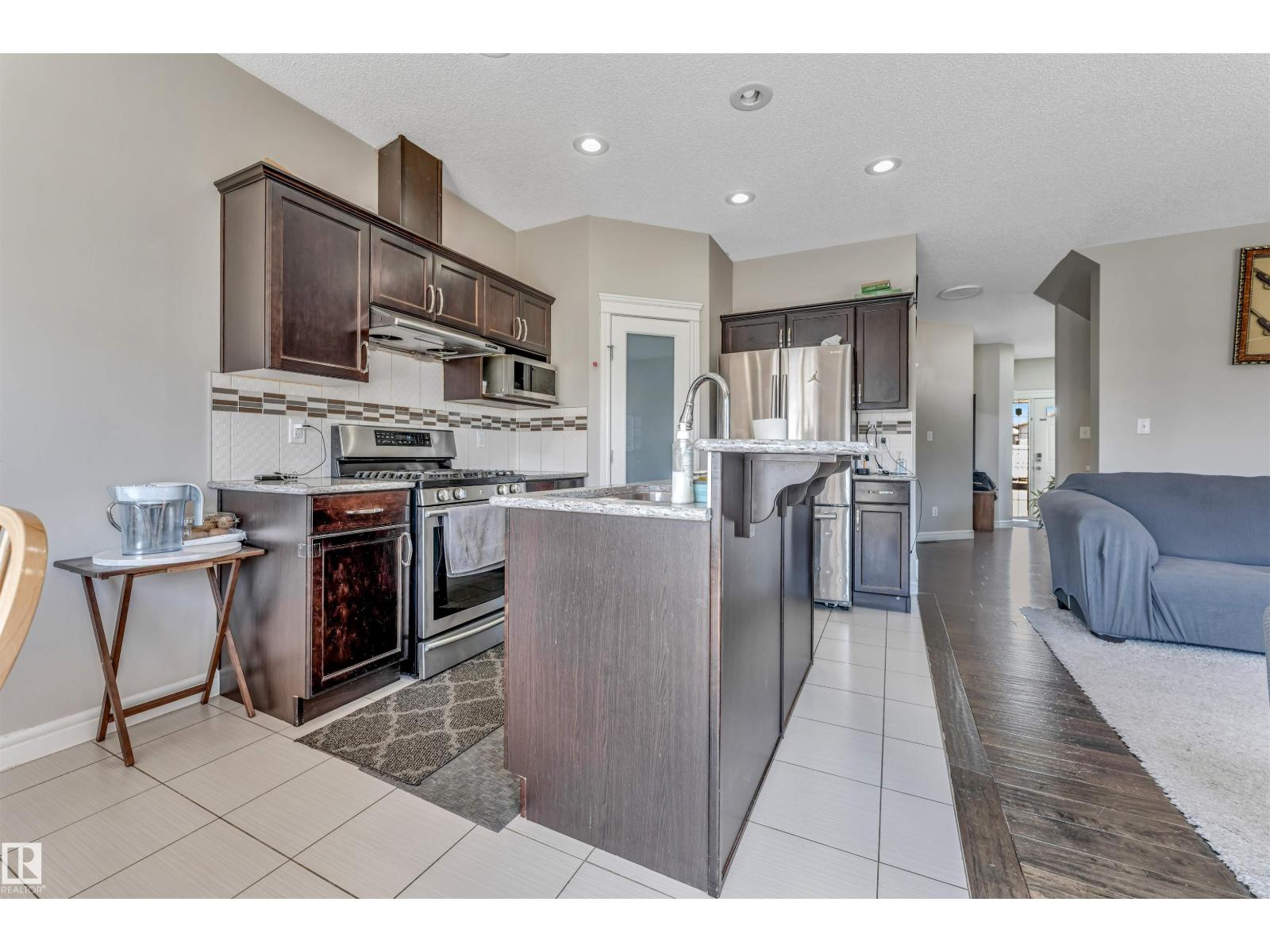 2903 16 Ave NW - 11