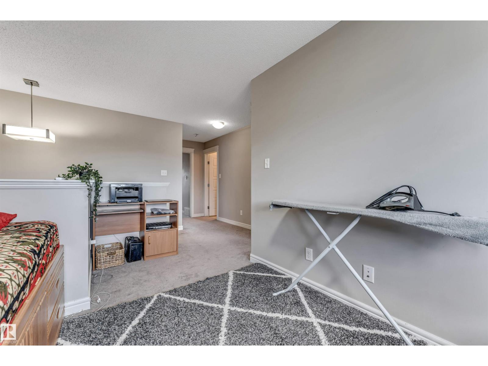 2903 16 Ave NW - 18