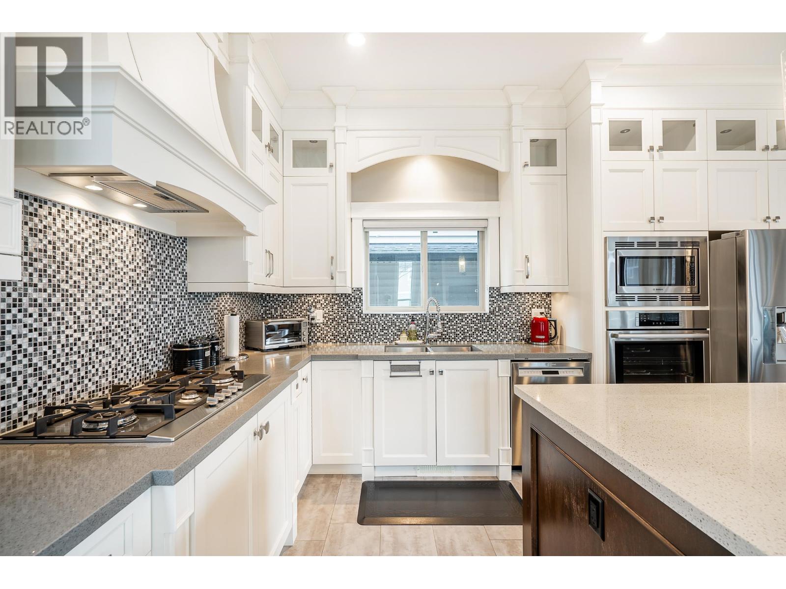 1400 COAST MERIDIAN ROAD — photo 4