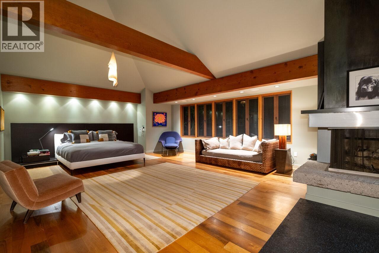 4036 MARINE DRIVE, West Vancouver