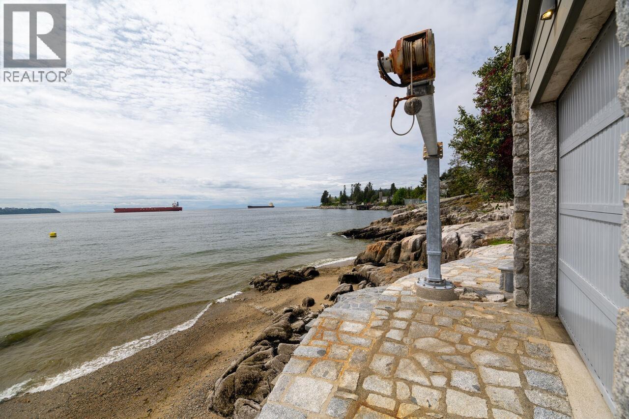 4036 MARINE DRIVE, West Vancouver