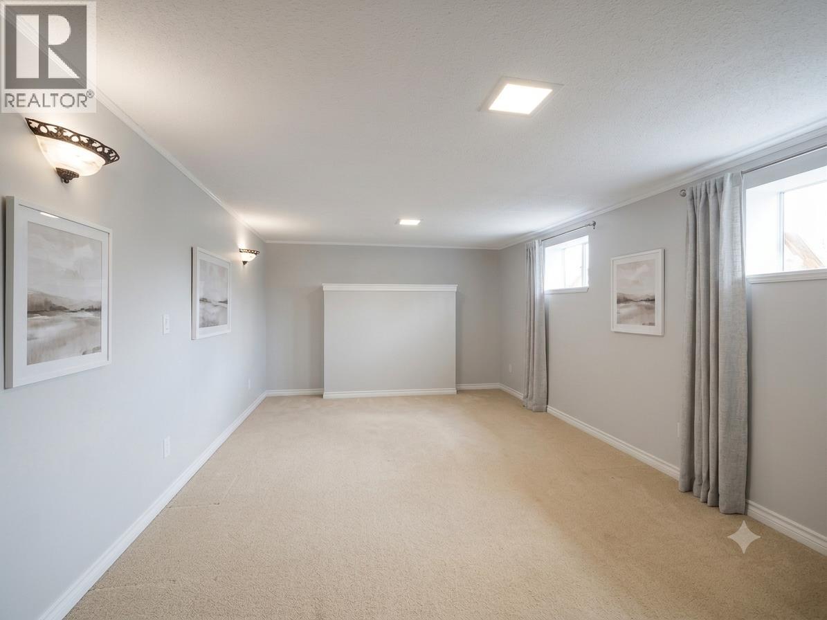 896 DAVIS ROAD, Gibsons