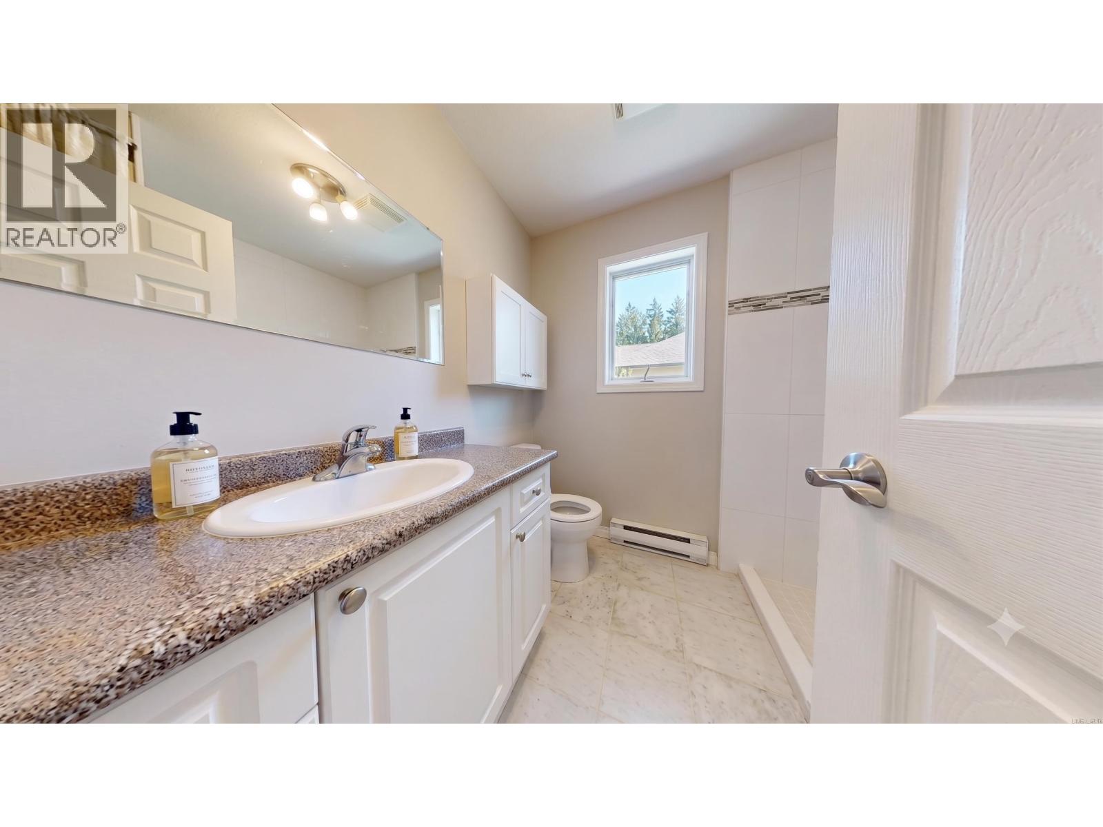 896 DAVIS ROAD, Gibsons